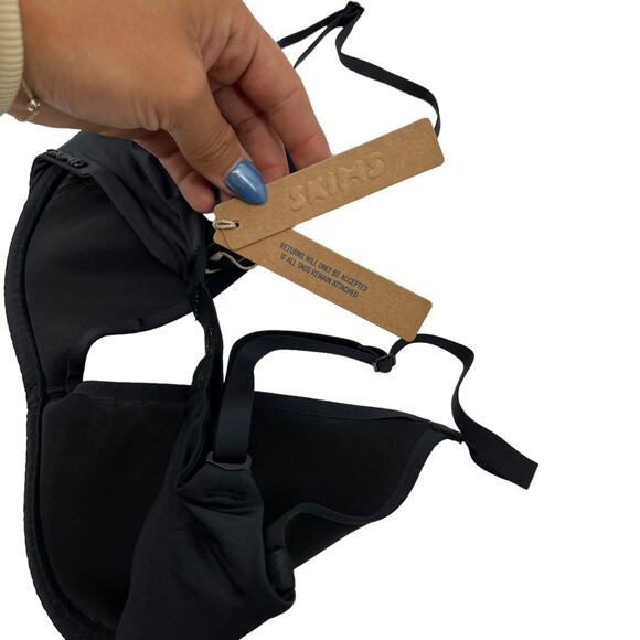 SKIMS Weightless Scoop Bra Onyx Lightly Lined Smoothing Lightweight 30D NEW - Picture 8 of 11